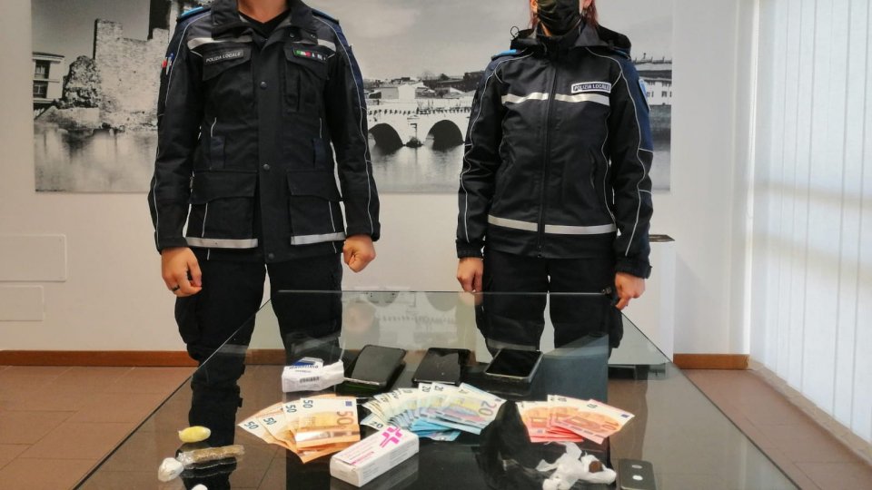 Spaccio di sostanze stupefacenti in un Hotel di Marebello, in arresto tre cittadini stranieri