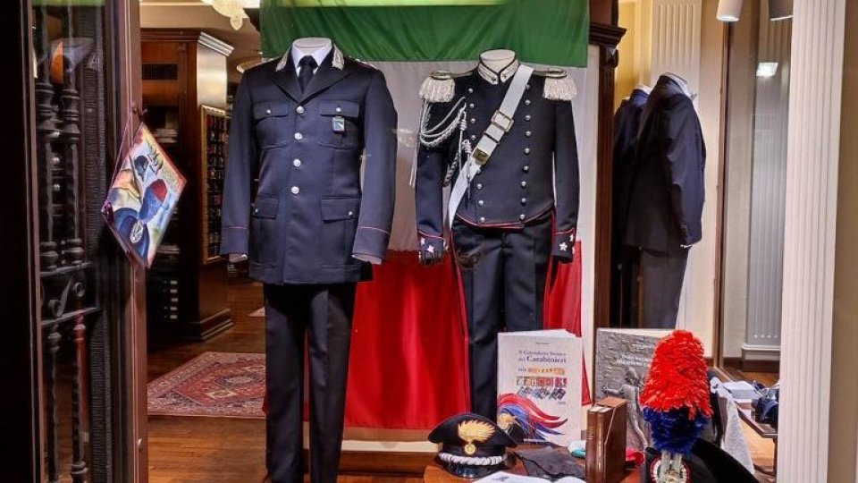 Giornata delle Forze Armate: le divise dei Carabinieri in vetrina