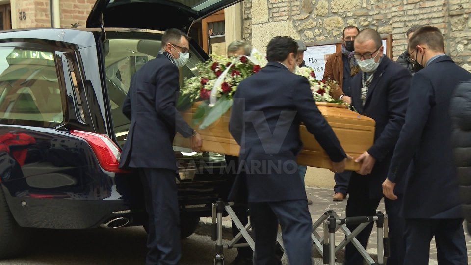 I Capitani Reggenti ai funerali di Cesare Mina. Ercolani: “Sempre in gioco, per il bene del Castello”