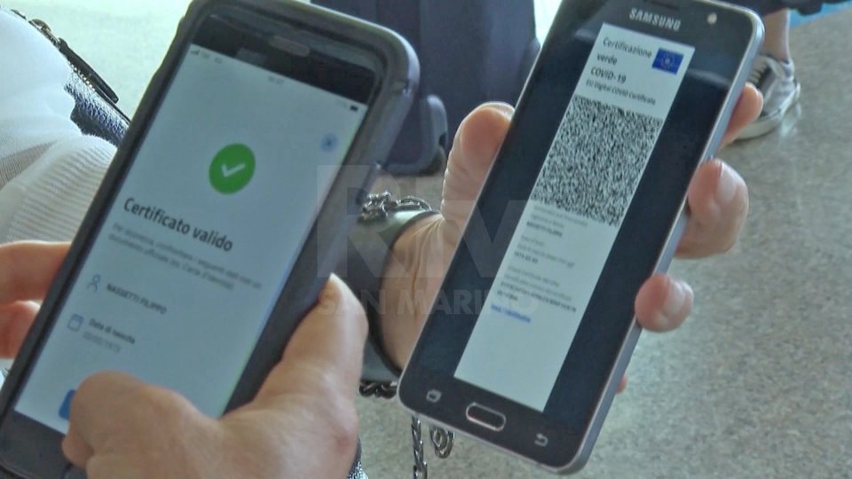 Green pass falsi in vendita su Telegram a 300 euro con caparra