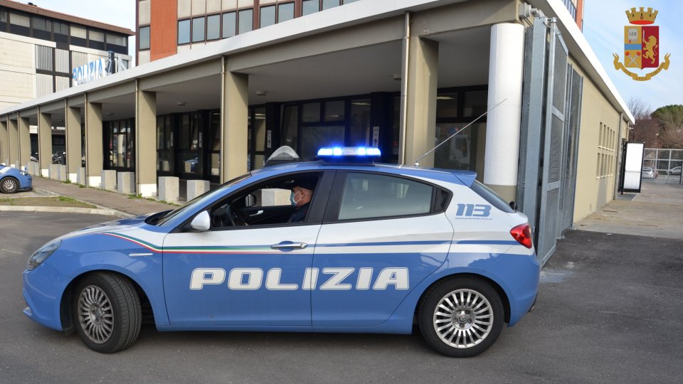 Rimini: maltrattamenti e violenza alla moglie, arrestato 35enne