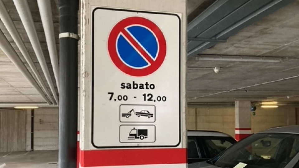 Parcheggi ospedale: 50 vetture multate e diverse lamentele