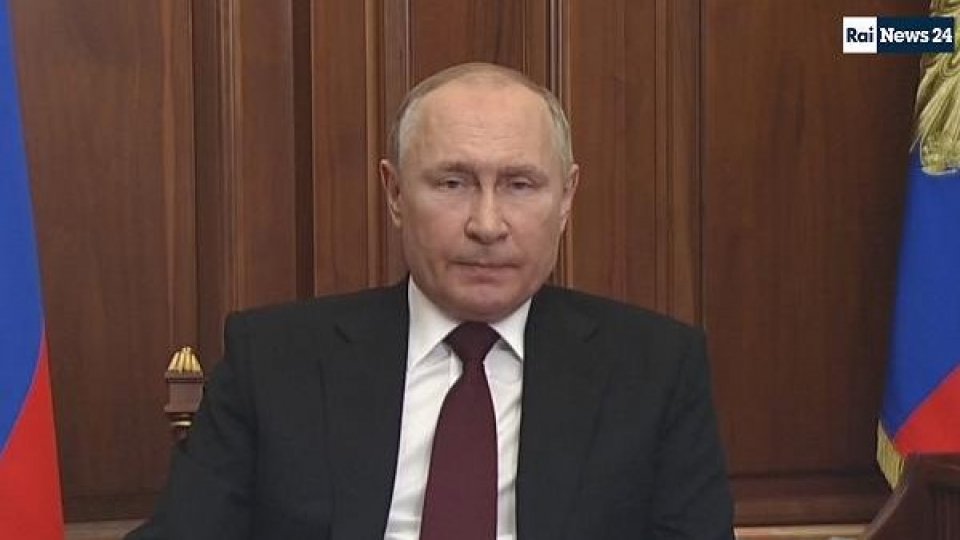 Putin: 'sanzioni come dichiarazione di guerra'. Rai e Mediaset sospendono servizi dalla Russia
