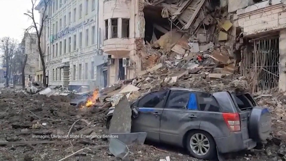 Esplosioni nella notte a Kiev. Oggi riprendono i colloqui
