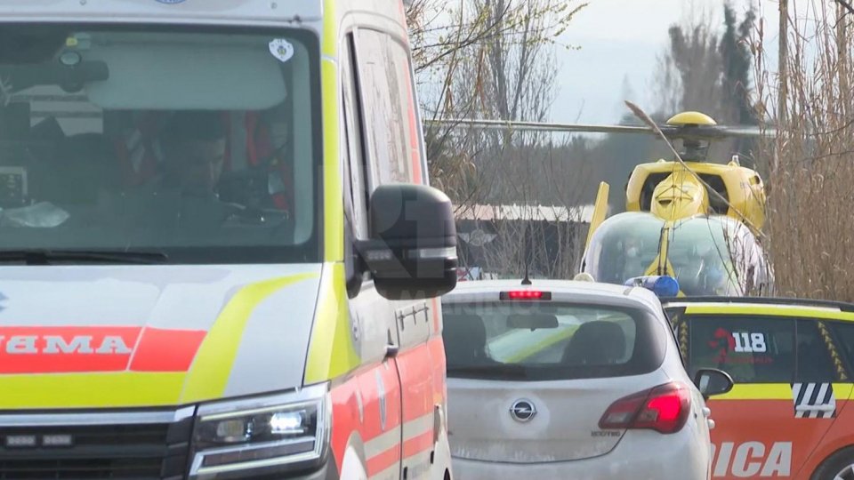 Incidente sul lavoro a Rimini: falegname resta incastrato in un macchinario con il braccio