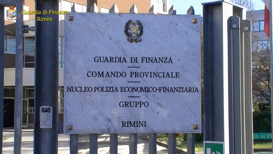 Gdf sequestra 400mila ricambi auto contraffatti: pezzi anche a Rimini