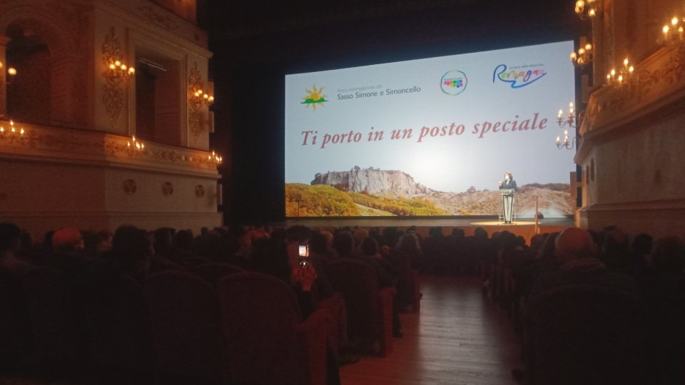 Si è tenuta al Teatro Galli la serata celebrativa  dei 25 anni di attività Parco del Sasso Simone e Simoncello