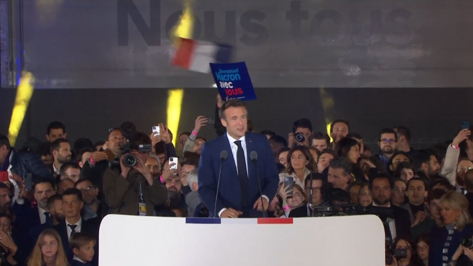 Macron rieletto all'Eliseo: "Risponderò alla rabbia del Paese"