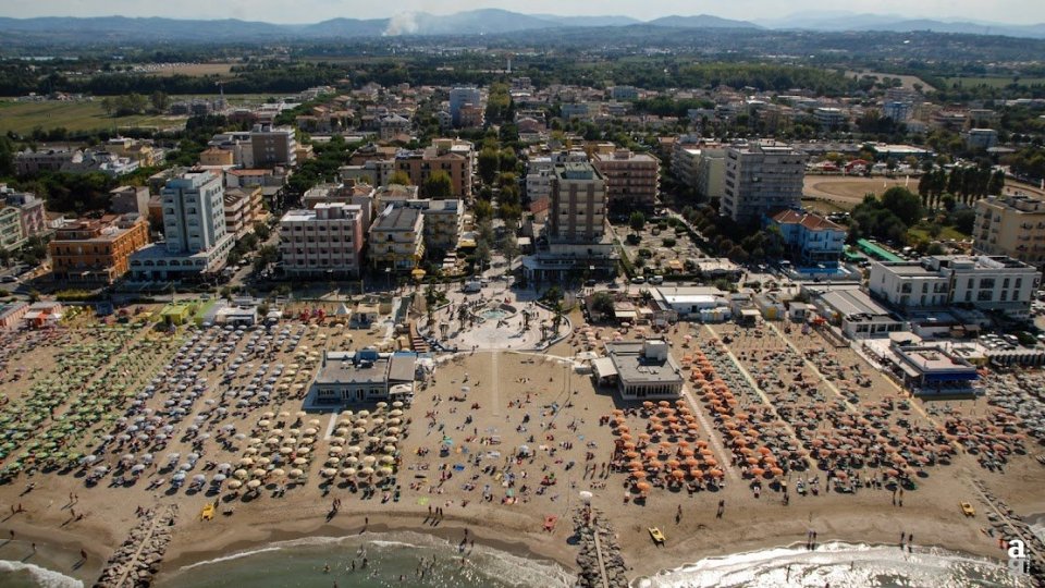 Misano Adriatico: emessa ordinanza balneare per la sicurezza dei bagnanti