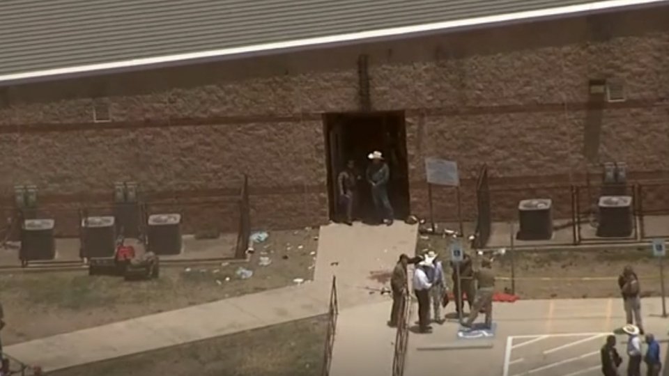 Strage in Texas: diciottenne spara in una scuola elementare. Morti 19 bambini e 2 insegnanti