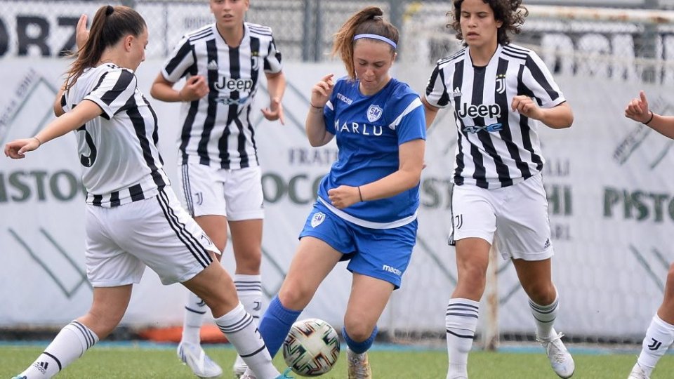 Giorgia Berveglieri in azione contro la Juventus nei play off scudetto primavera (foto: San Marino Academy)