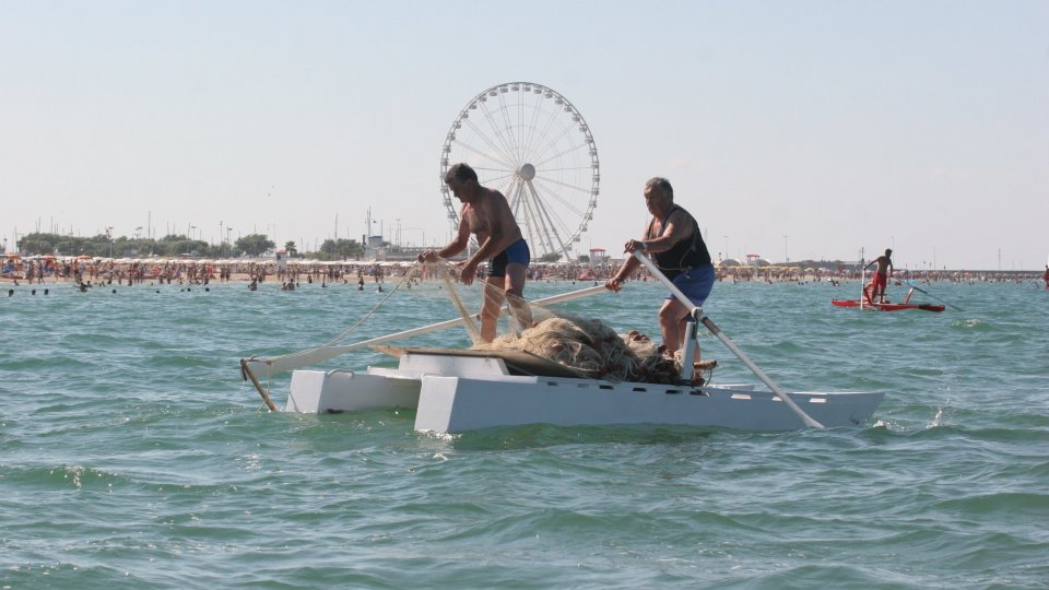 Le tradizioni marinare di Rimini rivivono in un fitto calendario di proposte. Dal 16 luglio partono i cinque appuntamenti con la pesca alla tratta