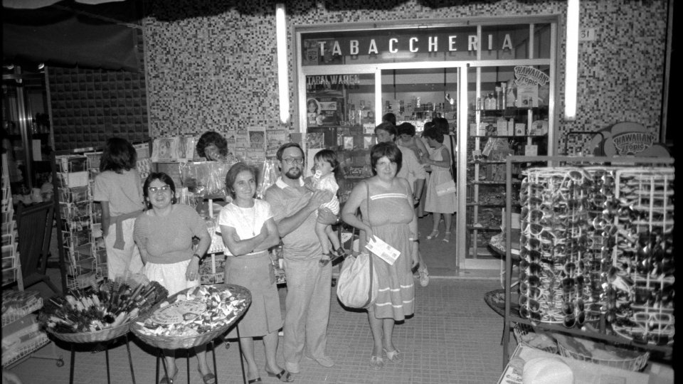 La tabaccheria Biagini di Torre Pedrera diventa Bottega Storica: dagli anni 30 gestita esclusivamente da generazioni di sole donne