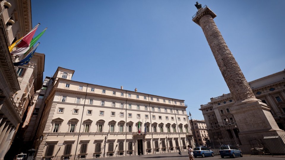 In foto: Palazzo Chigi. Immagine Wikipedia di @jimmyweee (Licenza creative commons).