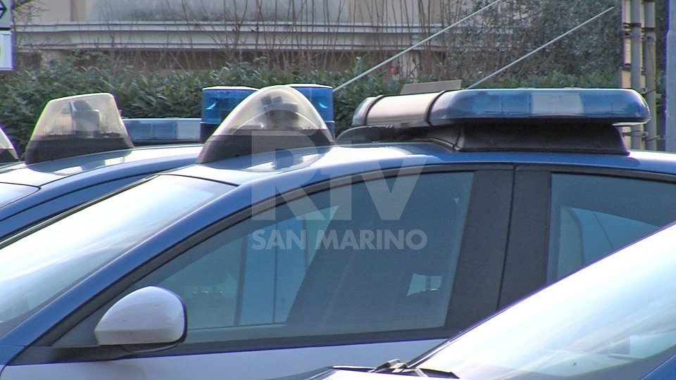 Forlì: picchia la compagna nella corsia di emergenza in A14, arrestato