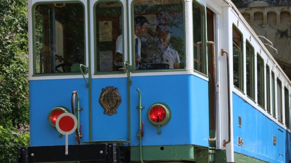Treno Bianco Azzurro, in occasione de Il Natale delle Meraviglie torna in funzione la storica elettromotrice