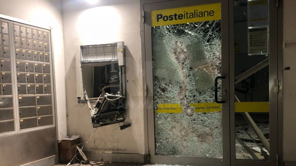 Montelabbate: ladri fanno esplodere bancomat Poste Italiane