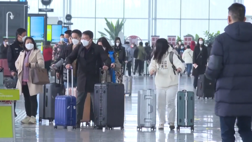 Viaggiatori in partenza da Pechino (immagine di repertorio)