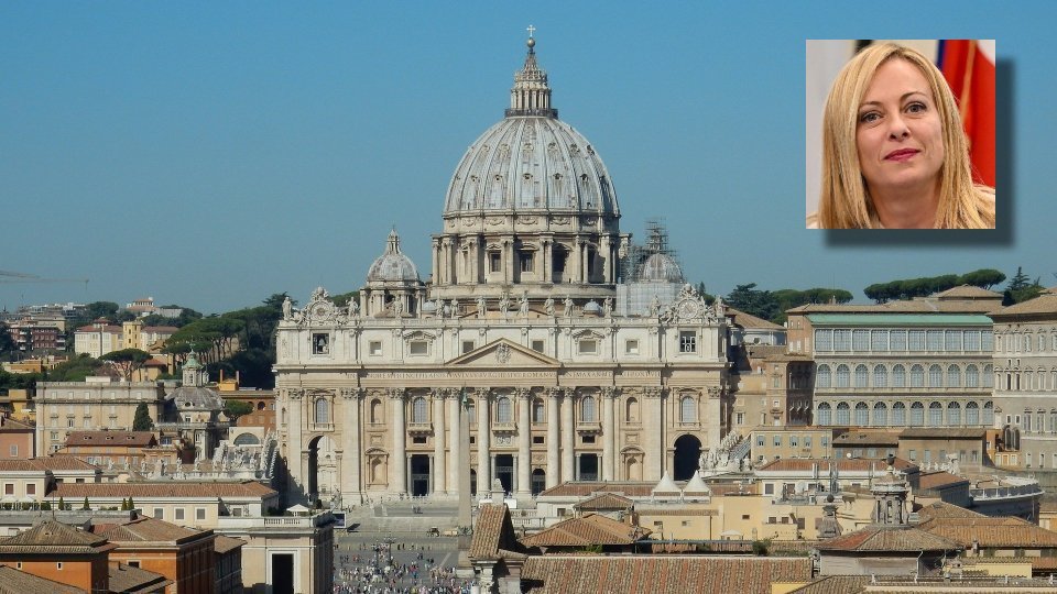 Meloni in Vaticano con la famiglia: 35 minuti di colloquio con il Pontefice
