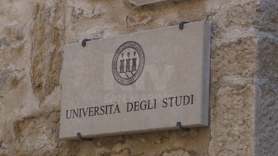Nel video estratti da Viceversa degli interventi del Rettore dell'Università di San Marino, Corrado Petrocelli e del Segretario di Stato per l'Istruzione, Cultura e Università, Andrea Belluzzi.