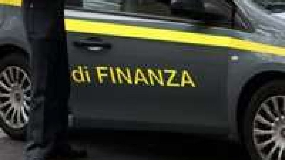 Gdf: sequestrati 3.200 accessori contraffatti in azienda bolognese