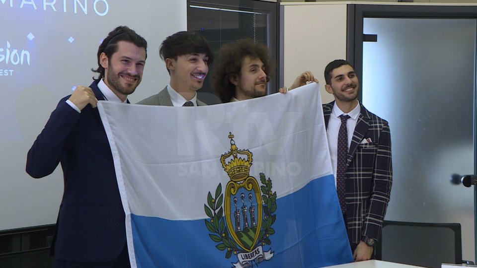 I Piqued Jacks con la bandiera di San Marino che porteranno a Liverpool