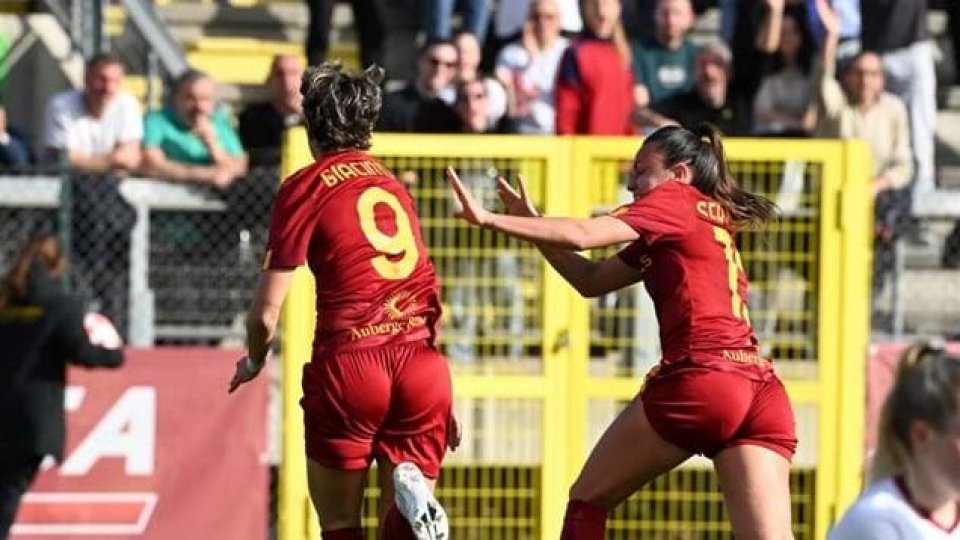 L'esultanza di Valentina Giacinti dopo il gol segnato con la Roma (Foto: divisione femminile)