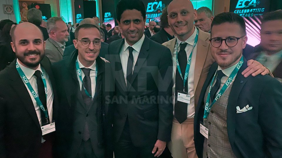 I rappresentanti dei club sammarinesi insieme a Nasser Al-Khelaifi, presidente del PSG e dell'ECA.