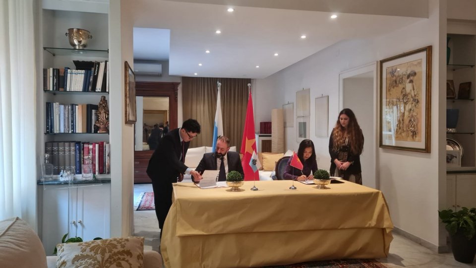Firmato oggi a Roma il Memorandum d'intesa sul rafforzamento delle consultazioni politiche fra San Marino e Viet Nam