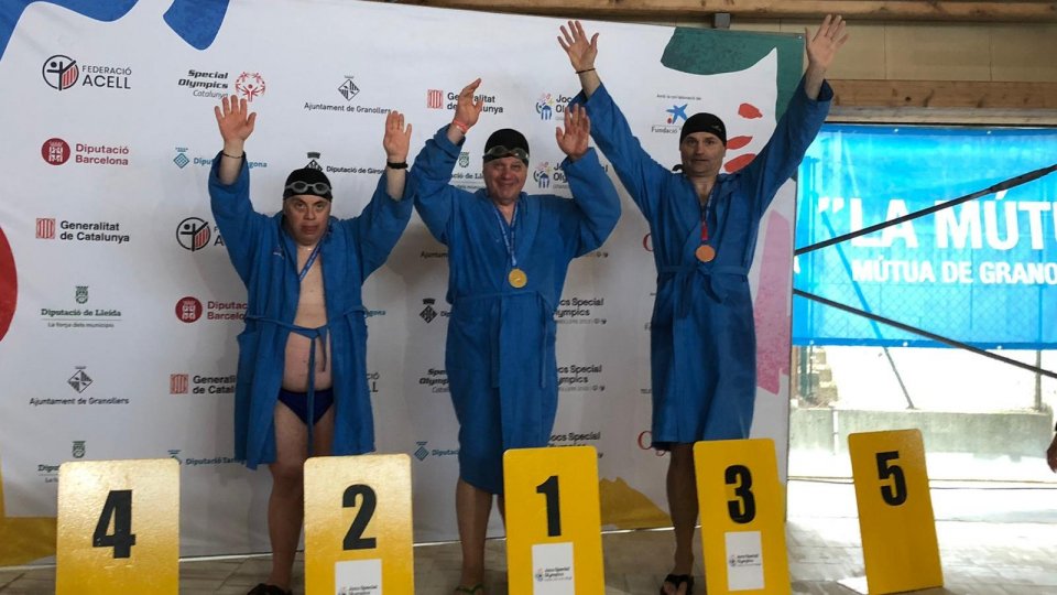 Special Olympics, Giochi di Catalogna: 5 medaglie nel nuoto per San Marino