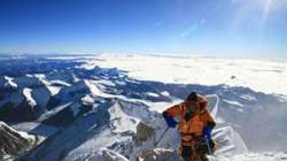 Reinhold Messner sulla cima dell'Everest
