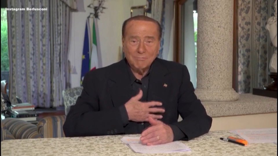 Aperto il testamento di Berlusconi: "Tanto amore a tutti voi" scrive ai figli
