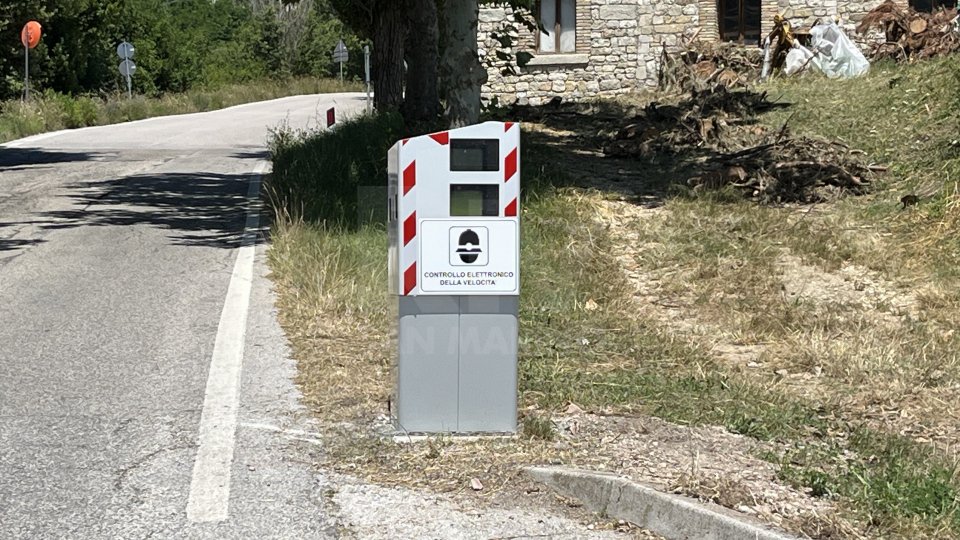 Nuovo box autovelox sulla via per San Marino