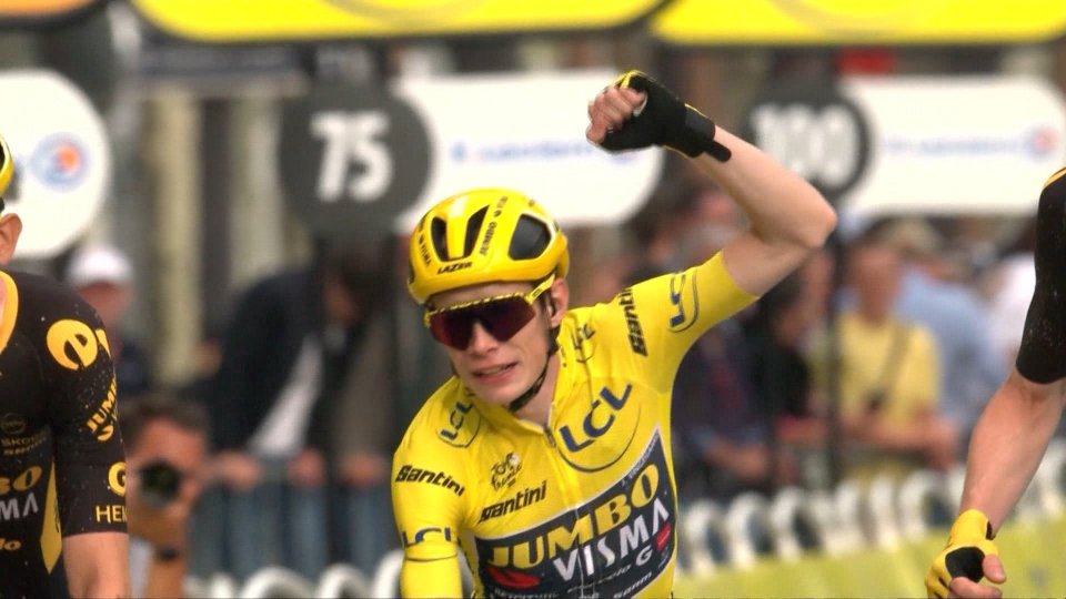 Tour de France, Vingegaard in giallo a Parigi. Nel 2024, passaggio anche a San Marino