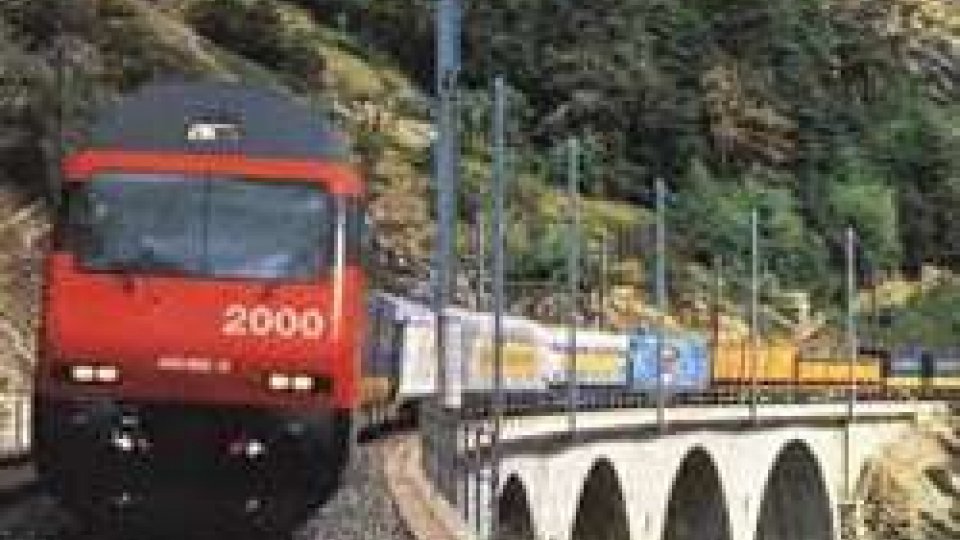 Svizzera: 27enne, armato di coltello, assalta treno. 7 feriti