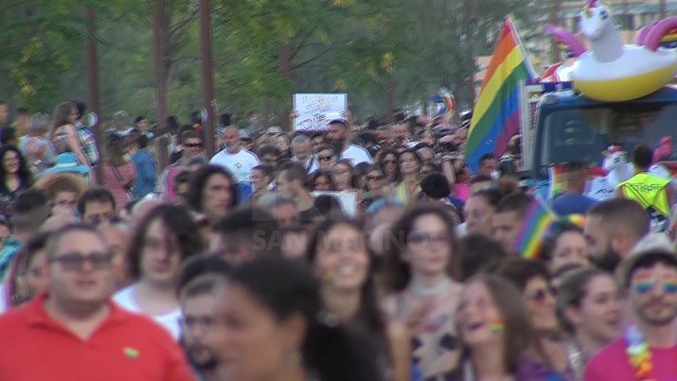 La folla al Summer Pride