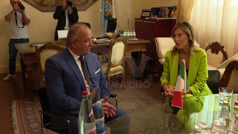 Nel servizio le interviste a Maria Elena Boschi (capogruppo Italia Viva) e Gian Nicola Berti (Segretario di Stato per gli Affari Interni)