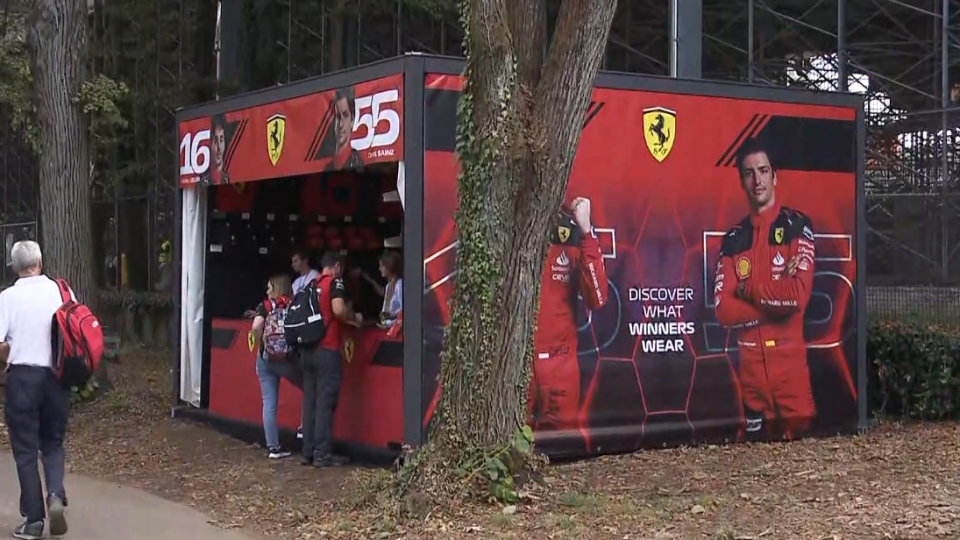 Ferrari super a Monza: Sainz in pole, Leclerc 3°