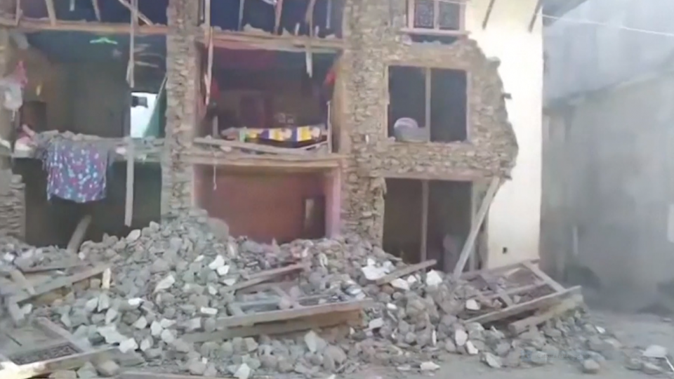 Terremoto in Nepal, oltre 130 morti e centinaia di feriti nell'ovest del Paese