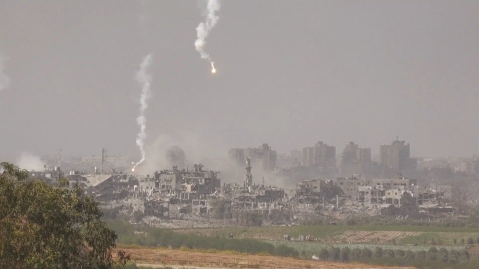 Gaza City è stata circondata dall'esercito d'Israele