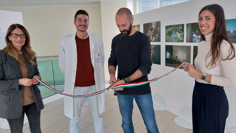 Inaugurata all’Ospedale di Rimini la mostra 'Reduci del Corona – Cosa è rimasto dopo la tempesta' di Matteo Placucci.