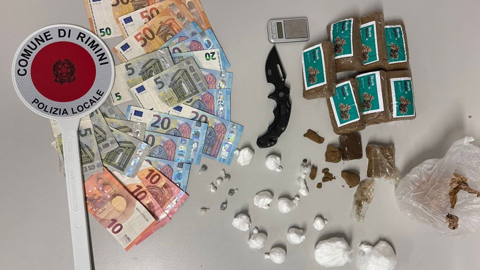 Contrasto allo spaccio: sequestrati 900 grammi di sostanze stupefacenti per un valore di oltre 20 mila euro