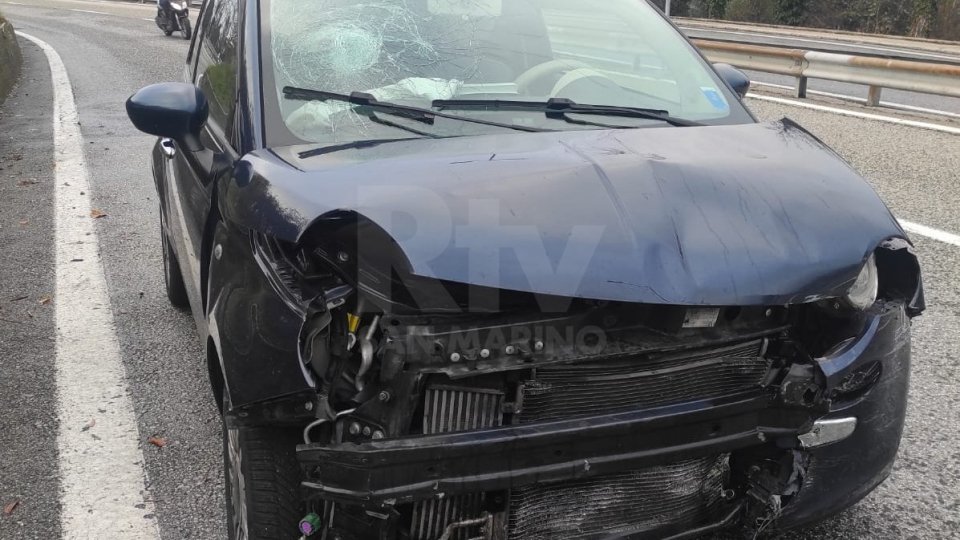 Incidente a Fiorina: 19enne a bordo di una 500 perde il controllo dell'auto