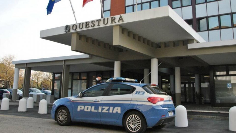 Rapina in parafarmacia a Rimini, arrestati due fidanzati