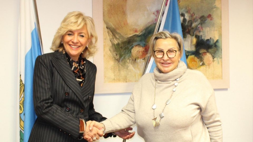 Il Segretario di Stato alla Sanità Mariella Mularoni e la Consigliera di Parità della Provincia di Rimini Adriana Venturi