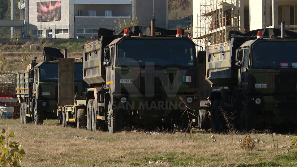 L'esercito italiano sul luogo del ritrovamento dell'ordigno bellico a San Marino