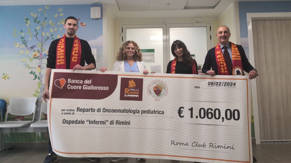 Donazione di 1060 euro del Roma Club Rimini all’Oncoematologia Pediatrica dell’ospedale Infermi