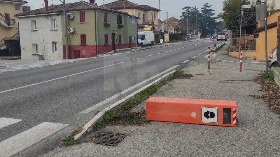 Rimini: abbattuto autovelox sulla Marecchiese