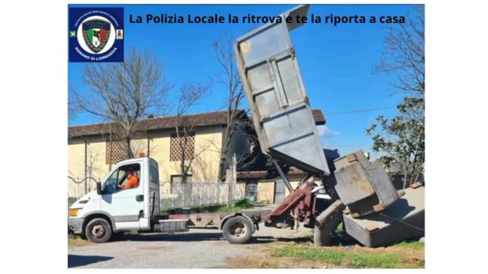 Bergamo: abbandona divani e la Polizia glieli scarica davanti casa [fotogallery]