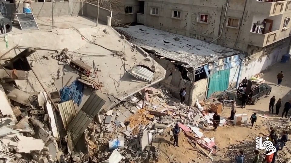 Gaza, 17 morti in un raid sulle persone in attesa aiuti